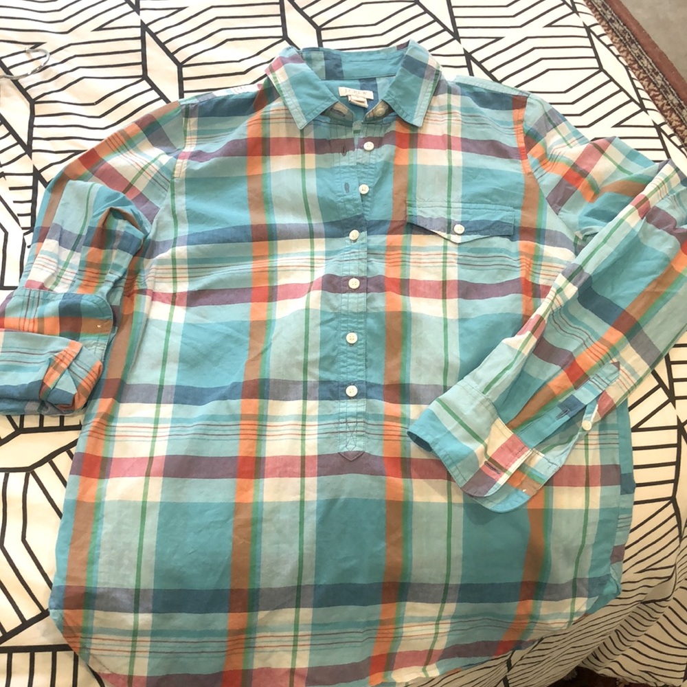JCrew cotton shirt. NWT. Plaid. Button front popover shirt. Front button pocket